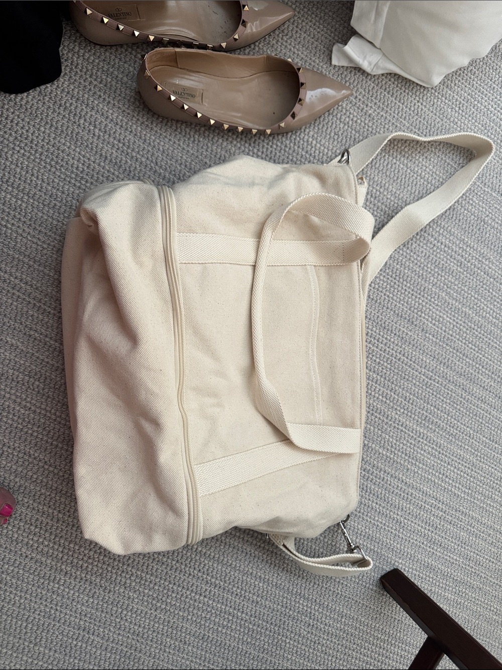 Lo & Sons Catalina Canvas Tote Bag in Cream - Neutral Everyday Carry
